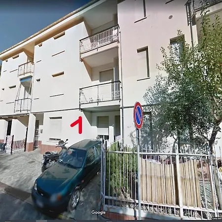 Monolocale N 1 Vicino Al Centro Con Dehor דירה *