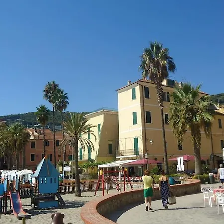 Monolocale N 1 Vicino Al Centro Con Dehor * Laigueglia